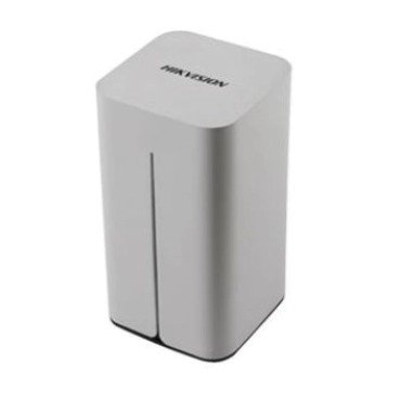 8-канальный сетевой видеорегистратор Hikvision DS-7108NI-E1/V/W