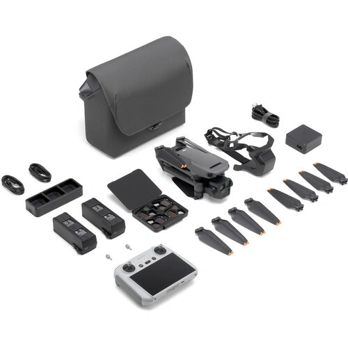 Квадрокоптер DJI Mavic 3 Pro Fly More Combo (DJI RC)